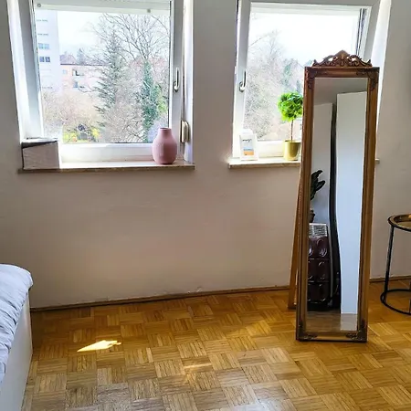 Dg L- Helle 40m2 2-zimmer Naehe Salzburg * Freilassing