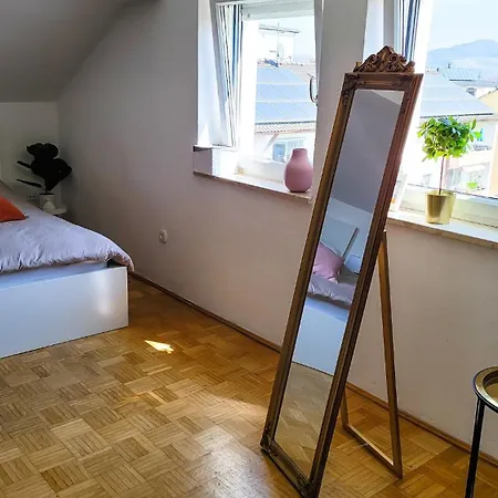 Dg L- Helle 40m2 2-zimmer Naehe Salzburg *